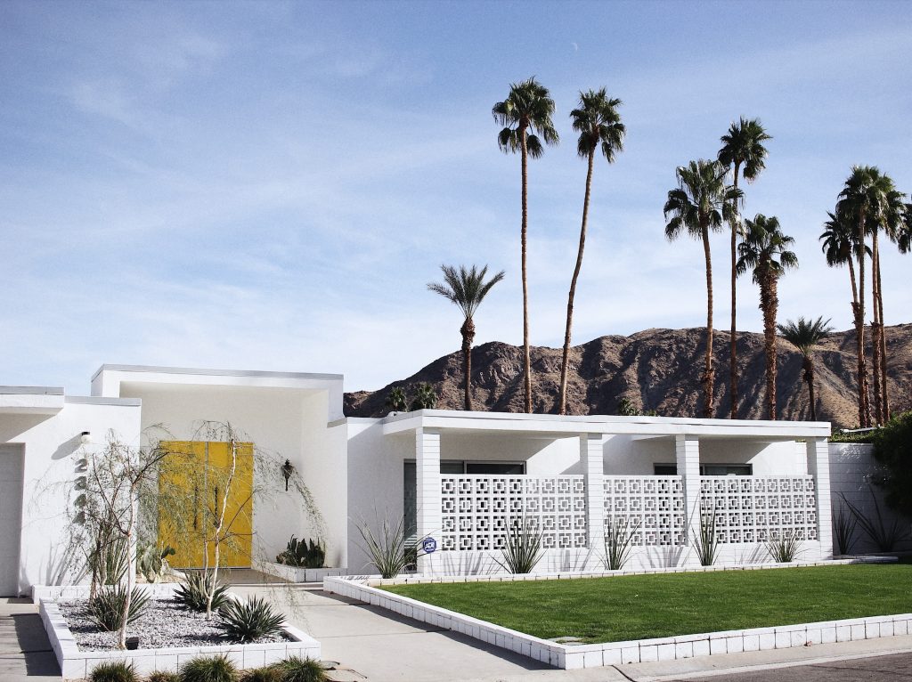 Buying Mid-century Modern Homes in Palm Springs and Palm Desert